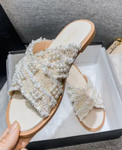 Load image into Gallery viewer, Rebekah Pearl Slides - Cream