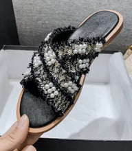 Load image into Gallery viewer, Rebekah Pearl Slides - Black