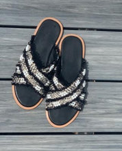 Load image into Gallery viewer, Rebekah Pearl Slides - Black