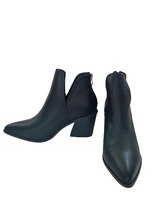 Load image into Gallery viewer, Steph Ankle Cut Block Heel Boots - Black