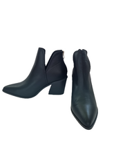 Load image into Gallery viewer, Steph Ankle Cut Block Heel Boots - Black
